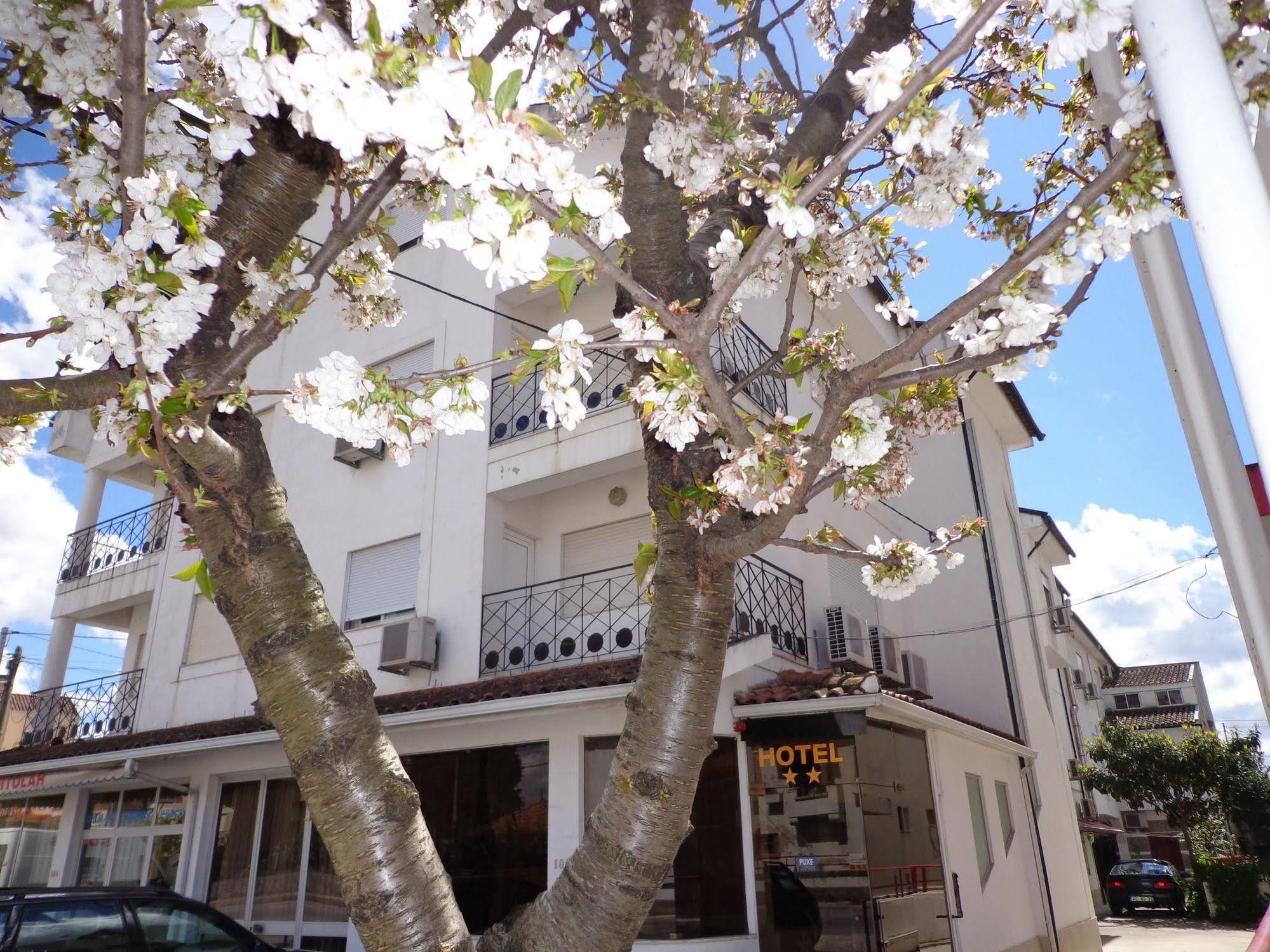 Hotel 4 Estacoes Chaves Extérieur photo